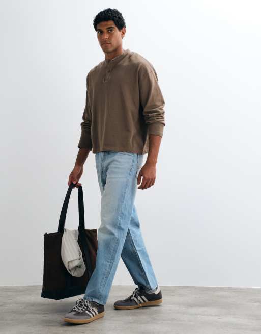 ASOS DESIGN – Jasnoniebieskie luźne jeansy ze zwężanymi nogawkami, 2 z 5