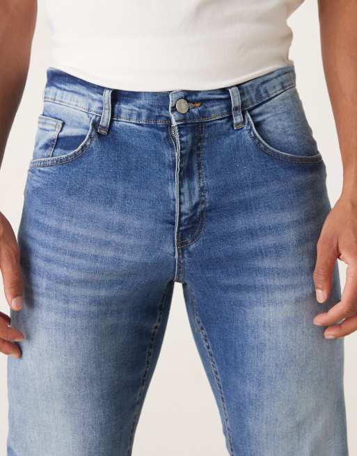 ASOS DESIGN – Jasnoniebieskie sprane dopasowane jeansy, 4 z 5