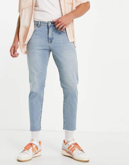 ASOS DESIGN – Jasnoniebieskie sztywne jeansy w stylu retro z surowym wykończeniem