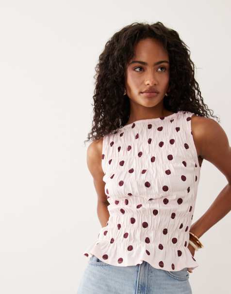 ASOS DESIGN – Jasnoróżowy marszczony top w groszki z prostym dekoltem - view 1