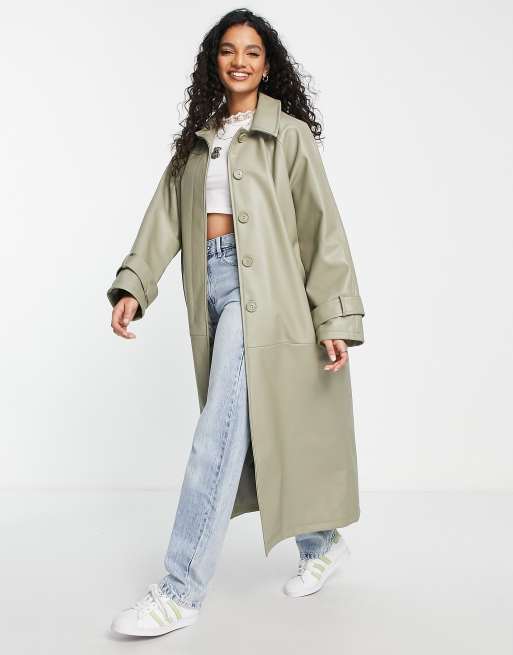 ASOS DESIGN – Jasnoszałwiowy prochowiec z imitacji skóry z kołnierzem