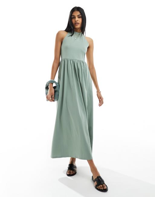 ASOS DESIGN – Jasnozielona sukienka letnia midi z dekoltem halter i odkrytymi plecami