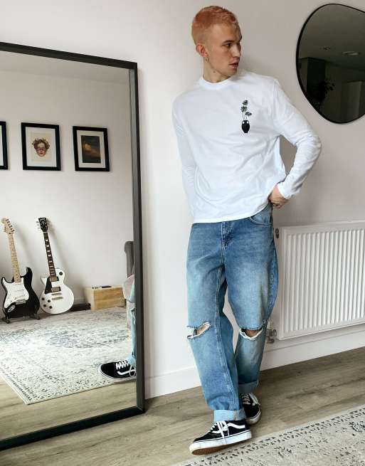 ASOS DESIGN - Jean court à coupe droite ample avec délavage vintage clair et déchirures aux genoux, 4 de 4