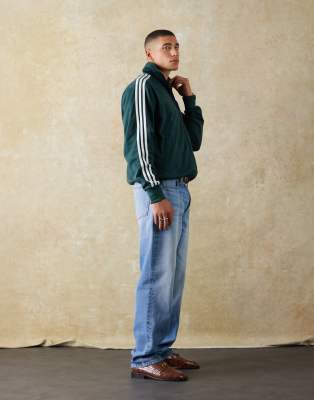 ASOS DESIGN - Jean droit - Bleu moyen délavé teinté