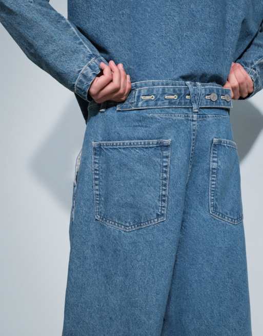 ASOS DESIGN - Jean fuselé décontracté à pinces et boucle - Bleu moyen délavé, 4 de 9