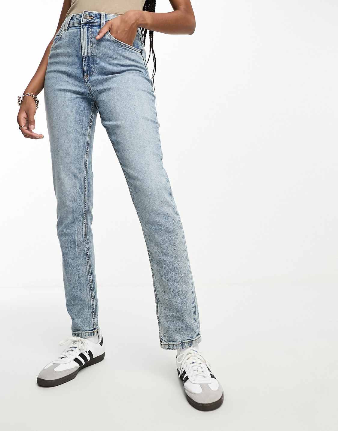 asos-design-jean-mom-slim-et-confortable-bleu-moyen