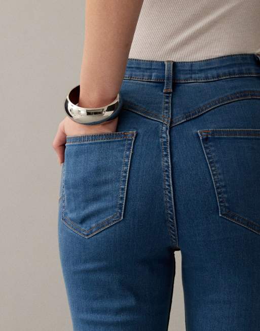 ASOS DESIGN - Jean sculptant évasé en tissu power stretch - Bleu moyen, 3 de 7