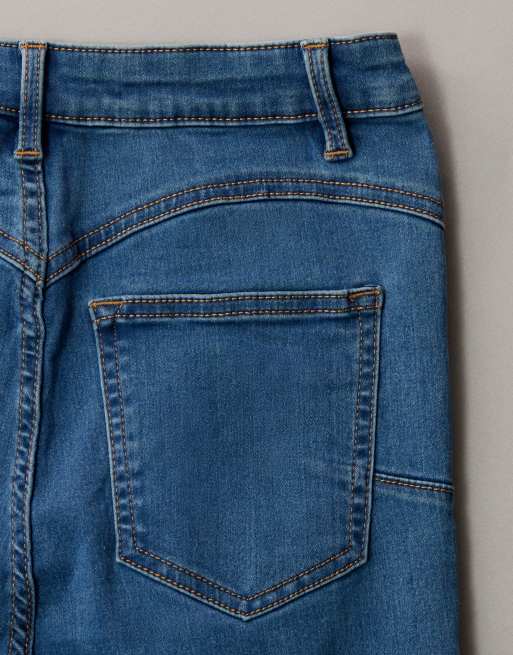 ASOS DESIGN - Jean sculptant évasé en tissu power stretch - Bleu moyen, 6 de 7