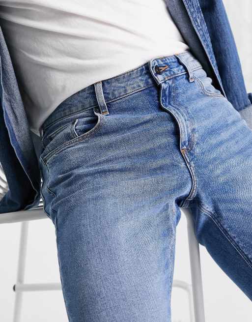 ASOS DESIGN - Jean slim déchiré aux genoux à ourlet franc - Bleu délavé moyen, 4 de 4