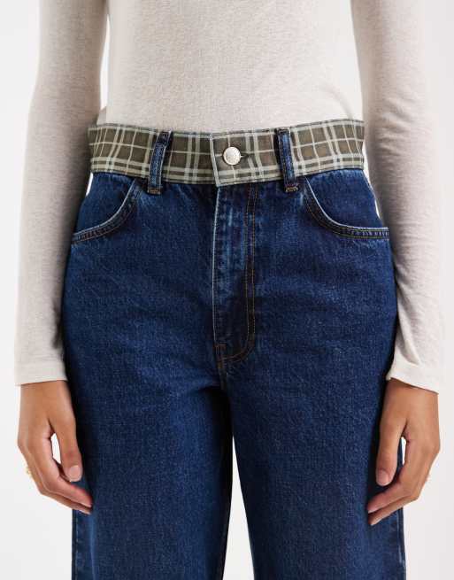 ASOS DESIGN - Jeans a fondo ampio indaco con dettagli risvoltati con stampa a quadri, 4 di 5