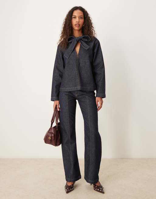 ASOS DESIGN - Jeans a zampa lavaggio rinse wash con dettagli ad ago doppio