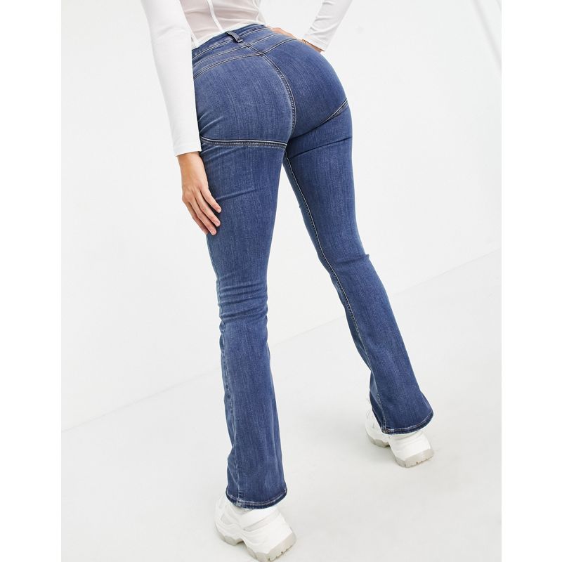 Jeans Jeans skinny DESIGN - Jeans a zampa modellanti e push-up, lavaggio medio