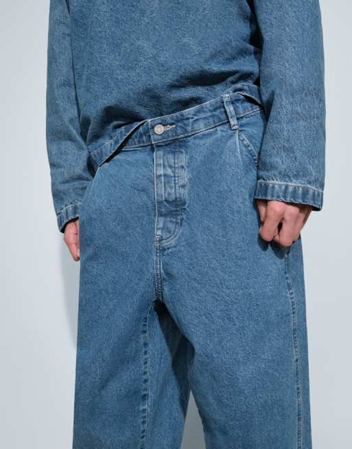 ASOS DESIGN - Jeans affusolati comodi blu lavaggio medio con pieghe e fibbia, 5 di 9