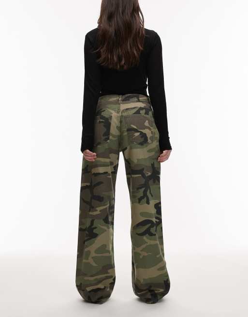 ASOS DESIGN - Jeans ampi a vita bassa con stampa mimetica, 2 di 5