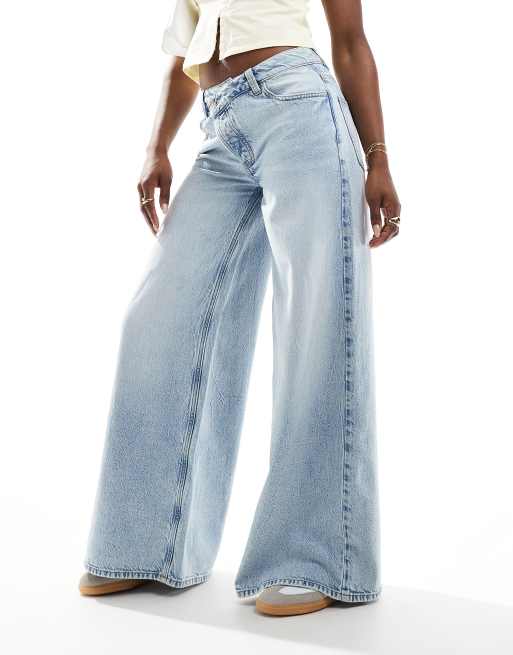 ASOS DESIGN - Jeans ampi morbidi blu lavaggio chiaro con vita incrociata, 4 di 5