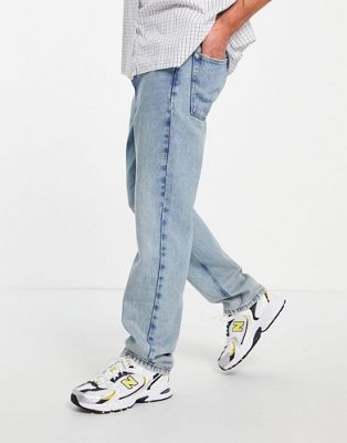 ASOS DESIGN – Jeans aus Bio-Baumwollmix im 90er-Stil mit Waschung und geradem Bein-Blau