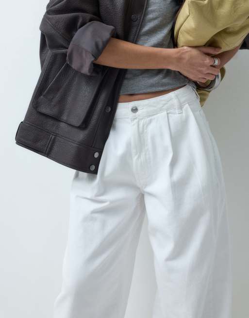 ASOS DESIGN - Jeans bianchi a ferro di cavallo con pieghe sul davanti, 2 di 5