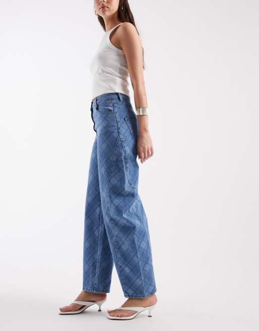 ASOS DESIGN - Jeans bombati a vita alta con stampa laser a quadri, 2 di 5