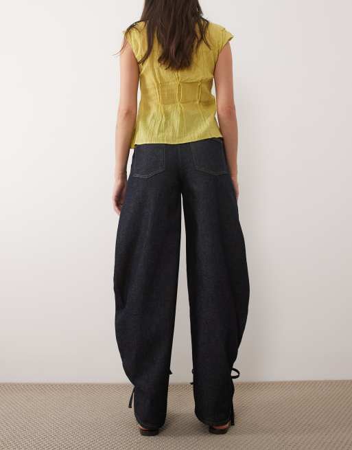 ASOS DESIGN - Jeans bombati allacciati alla caviglia color indaco, 2 di 5