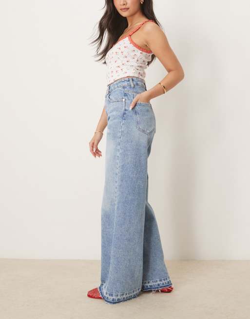 ASOS DESIGN - Jeans con fondo ampio lavaggio pallido con orlo sceso, 3 di 5