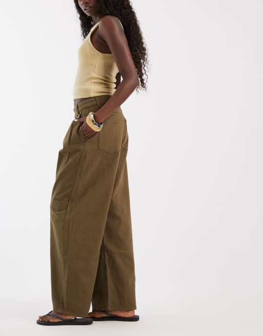 ASOS DESIGN jeans con piega frontale a ferro di cavallo in khaki, 2 di 5