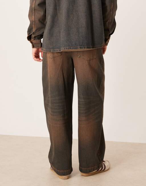 ASOS DESIGN – Jeans in brauner Waschung mit abgerundetem Beinschnitt, 3 von 5