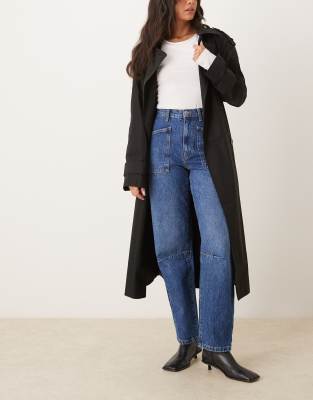 ASOS DESIGN - Jeans in dunklem Mittelblau mit abgerundetem Bein-Marineblau