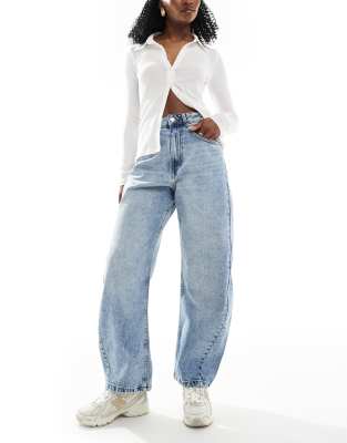 ASOS DESIGN - Jeans in Hellblau mit abgerundetem Beinschnitt