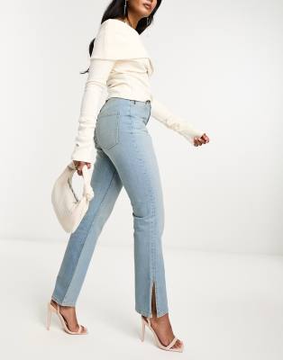 ASOS DESIGN - Jeans in Hellblau mit mittelhohem Bund, geradem Schnitt und Schlitz