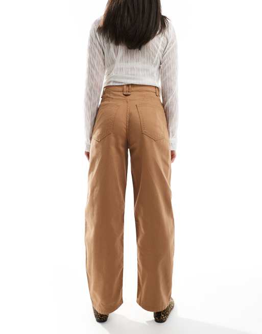 ASOS DESIGN – Jeans in Hellbraun mit goldenen Details und abgerundetem Beinschnitt, 2 von 5