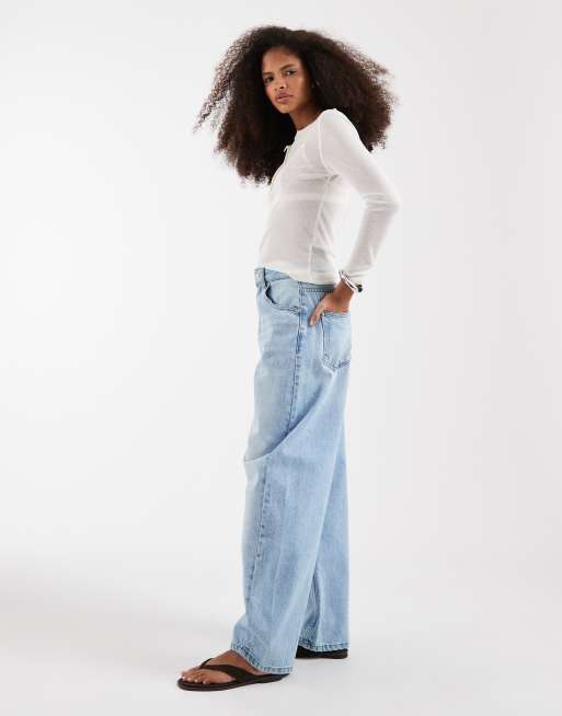 ASOS DESIGN – Jeans in heller Waschung mit weitem, abgerundetem Bein und hohem Bund, 3 von 5