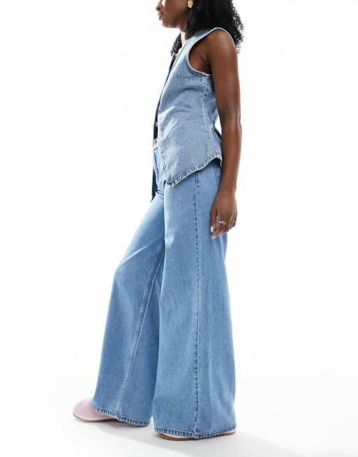ASOS DESIGN – Jeans in klarer, blauer Waschung mit weitem Bein und hohem Bund, 3 von 5