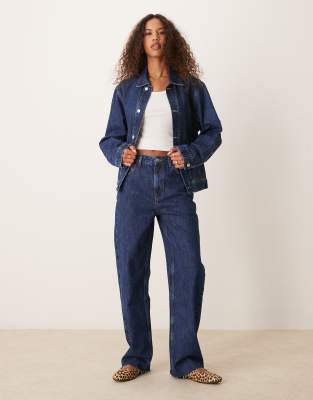 ASOS DESIGN - Jeans in Mittelblau mit 90er-Schnitt