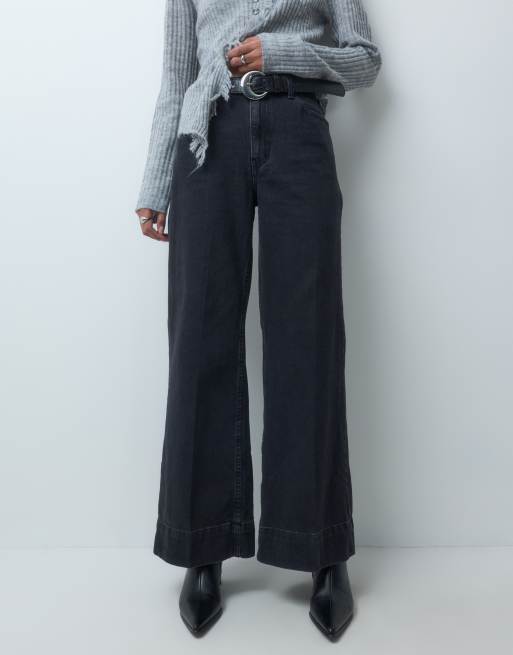 ASOS DESIGN – Jeans in Schwarz mit weitem Bein, Gürtel und Bügelfalte vorne, 2 von 5