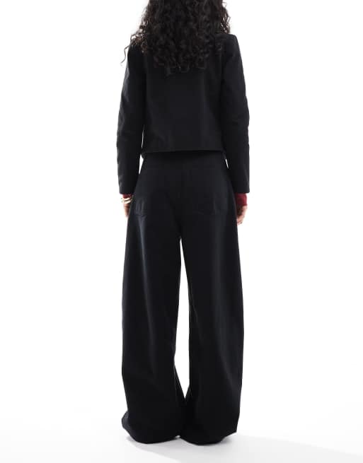 ASOS DESIGN – Jeans in Schwarz mit Ziernaht und abgerundetem Beinschnitt, 2 von 5