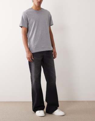 Jeans in verwaschenem Schwarz mit weitem, ausgestelltem Schnitt Schwarz 54