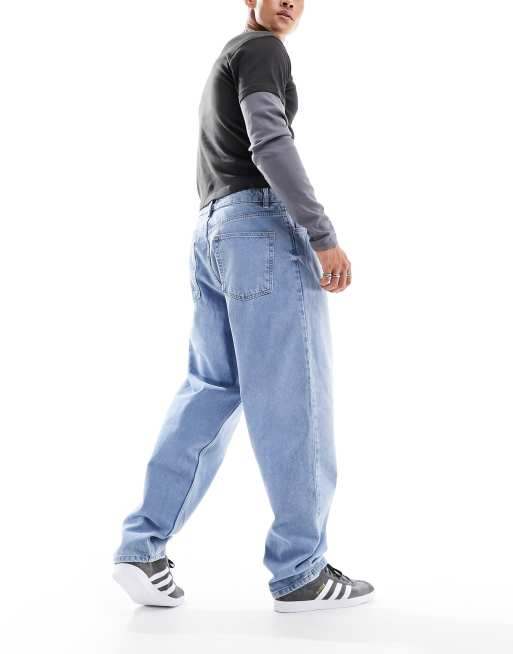 ASOS DESIGN - Jeans met ballonpijpen in blauw met lichte wassing, 2 van 5