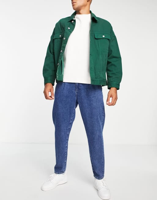 ASOS DESIGN - Jeans met rechte pijpen en dubbele plooi in middenblauw
