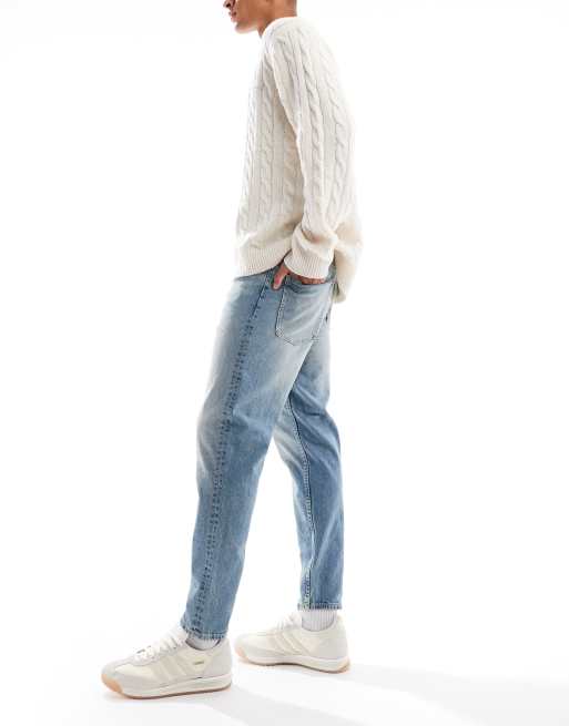 ASOS DESIGN - Jeans met smaltoelopende pasvorm in blauw met lichte wassing, 3 van 5
