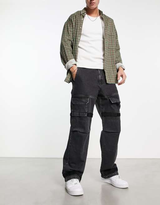 ASOS DESIGN - Jeans met wijde pijpen en cargodetails in zwart met wassing