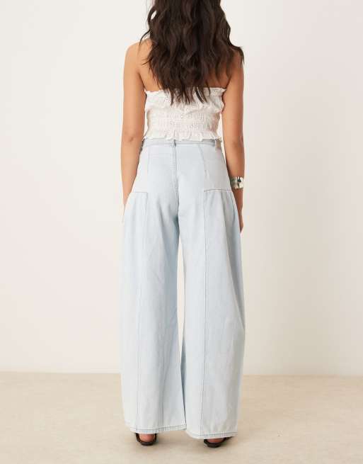 ASOS DESIGN - Jeans met wijde pijpen, plooien en lichte wassing, 3 van 5