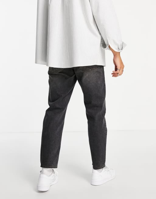 ASOS DESIGN Jeans mit Tapered Fit in Schwarzwaschung, 2 von 4