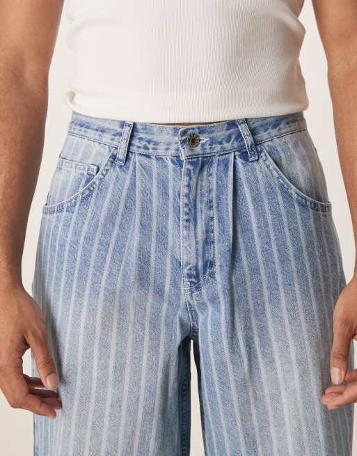 ASOS DESIGN - Jeans oversize ampi blu lavaggio chiaro a righe con pieghe, 5 di 5