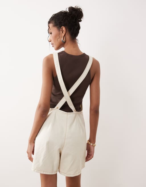 ASOS DESIGN – Jeans-Playsuit in Ecru mit U-Ausschnitt und überkreuzter Rückseite, 4 von 4