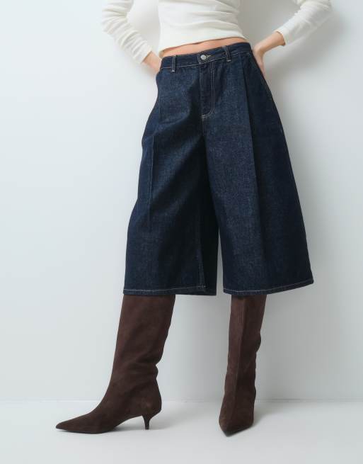 ASOS DESIGN Jeans-Shorts mit Hufeisenform in längerer Länge in Rinse-Waschung, 5 von 5