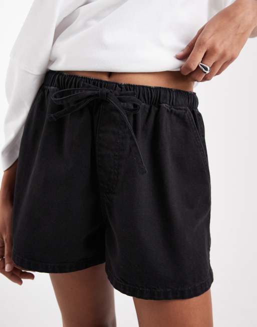 ASOS DESIGN – Jeans-Shorts zum Hineinschlüpfen in Schwarz, 3 von 5