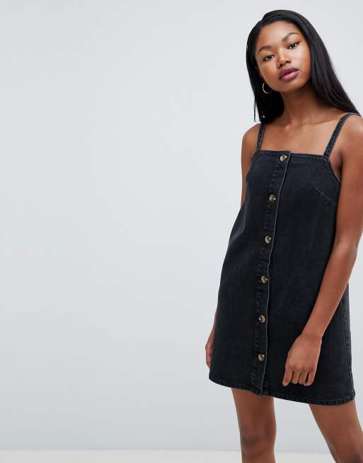 Asos Design Jeans Tragerkleid In Schwarz Mit Knopfleiste Und Knopfen In Schildplattoptik Asos