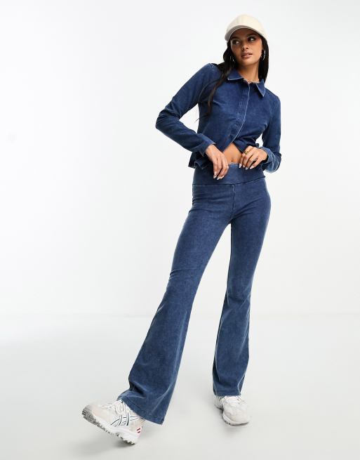 ASOS DESIGN – Jeansblå utsvängda leggings med tvättad finish, del av set