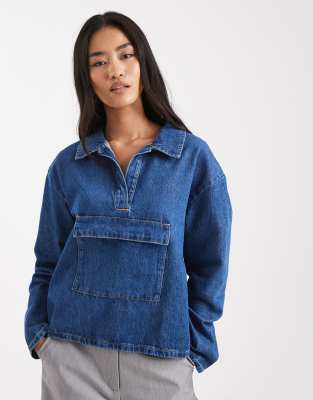 ASOS DESIGN - Jeanshemd in Mittelblau mit Beuteltasche vorne