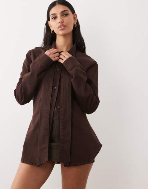 ASOS DESIGN – Jeanshemd in Schokoladenbraun mit Bindedetail am Ausschnitt - view 1